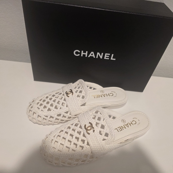 Chanel White Mules 2026  NEW - Picture 10 of 15